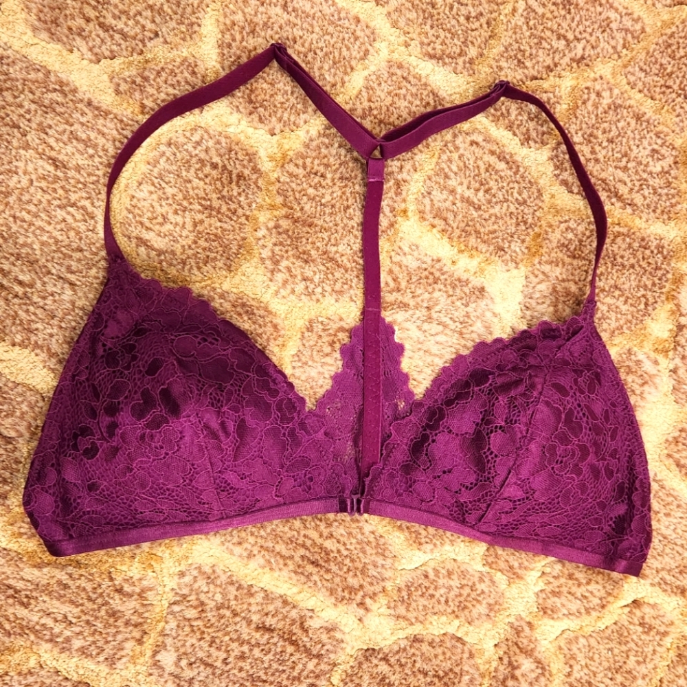 Magenta t-back lace bra
